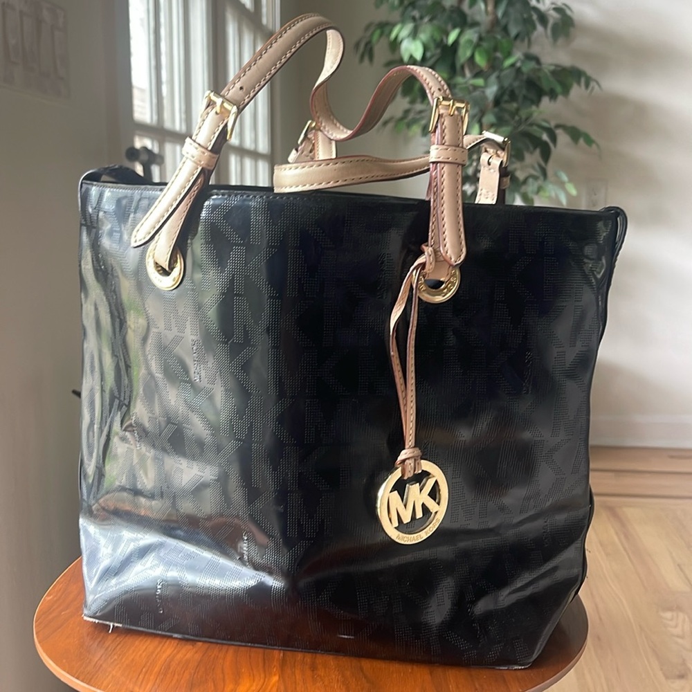 Michael Kors Jet Set bag black